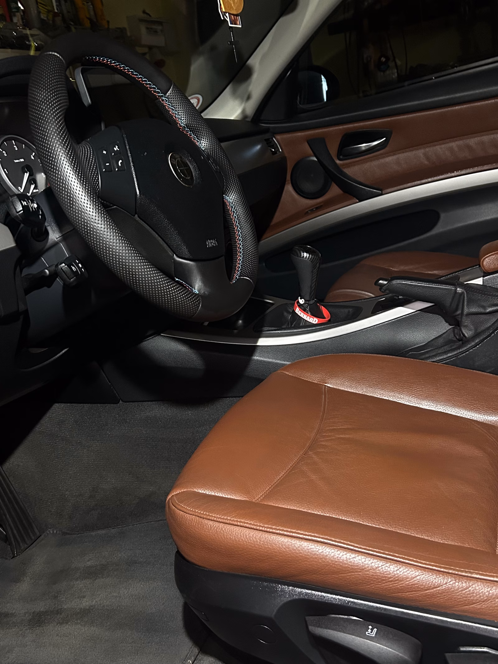 BMW - detailing interiéru