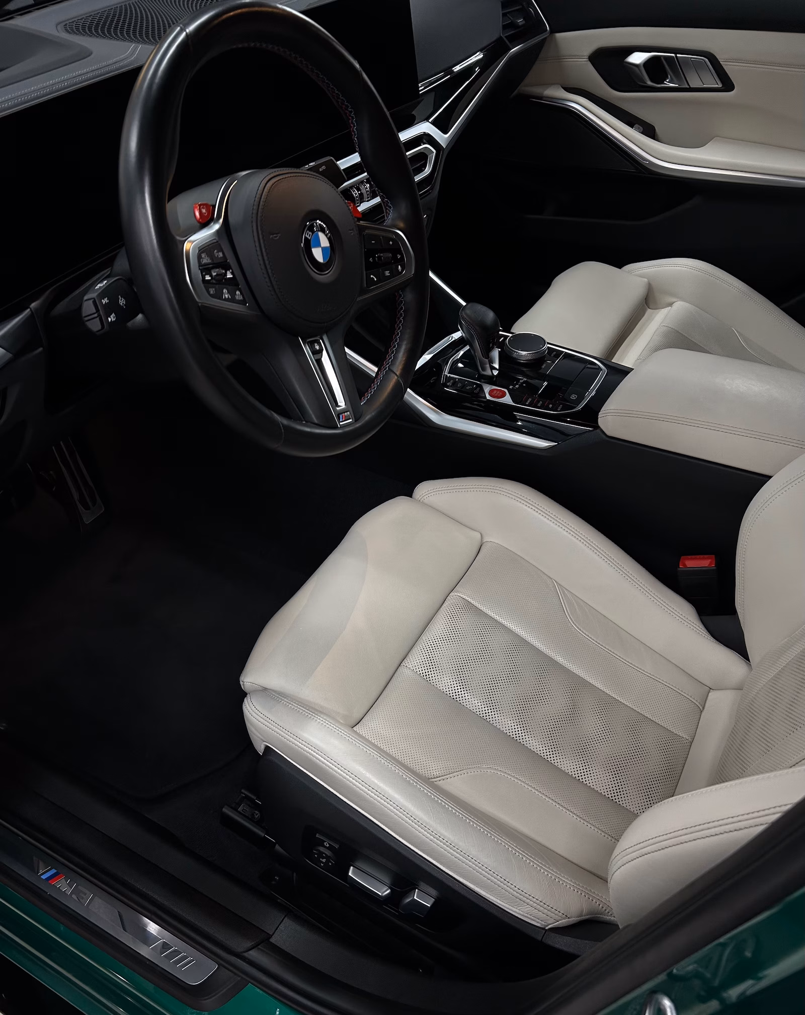 BMW - interiér po detailingu